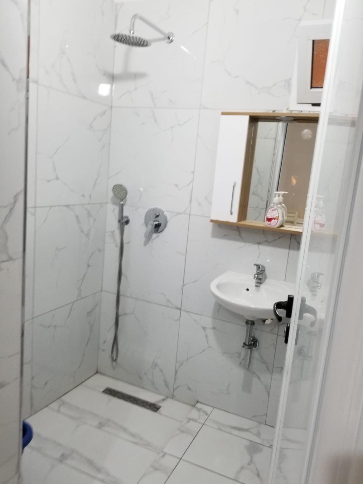Vila Sita Vlore Luaran gambar